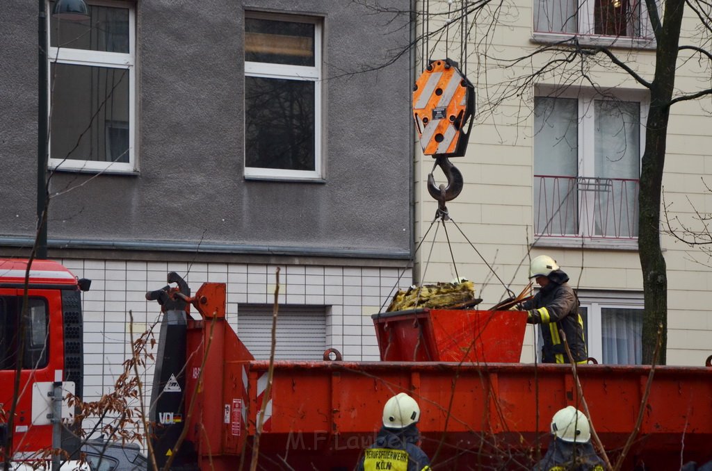 Feuer 2 Dachwohnung Koeln Severinswall Bayenstr P223.JPG